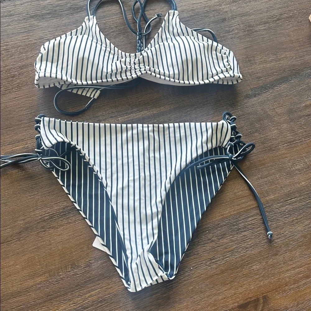NWT Navy and White Vertical Stripe Bikini Set - Picture 2 of 6